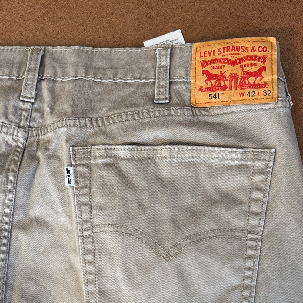 Levi's Men's 541 Relaxed Fit Light Tan Jeans Athletic Cut 42x32